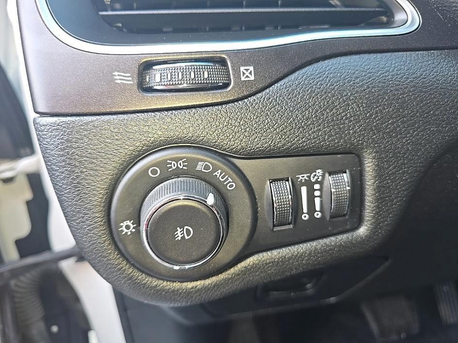 used 2019 Jeep Cherokee car, priced at $19,907