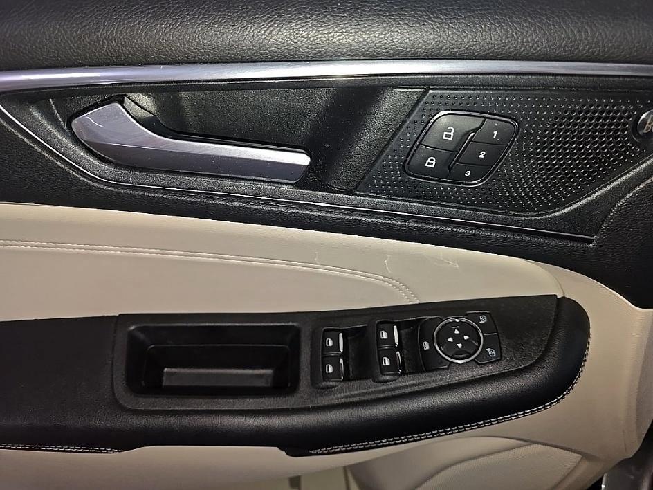 used 2022 Ford Edge car, priced at $28,049