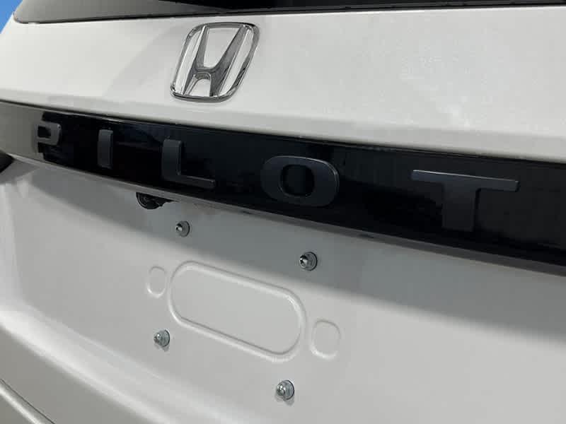 new 2025 Honda Pilot car, priced at $45,342
