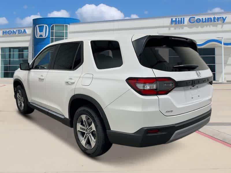 new 2025 Honda Pilot car, priced at $45,342