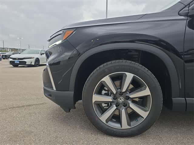 new 2025 Honda Pilot car, priced at $49,940