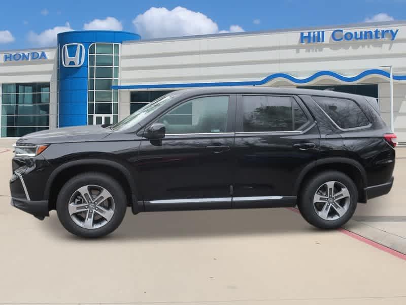 new 2025 Honda Pilot car, priced at $45,725