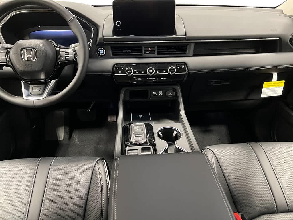 new 2025 Honda Pilot car, priced at $54,575