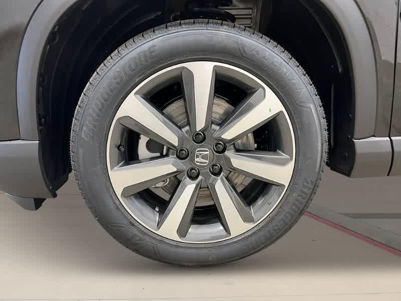 new 2025 Honda Pilot car, priced at $54,575