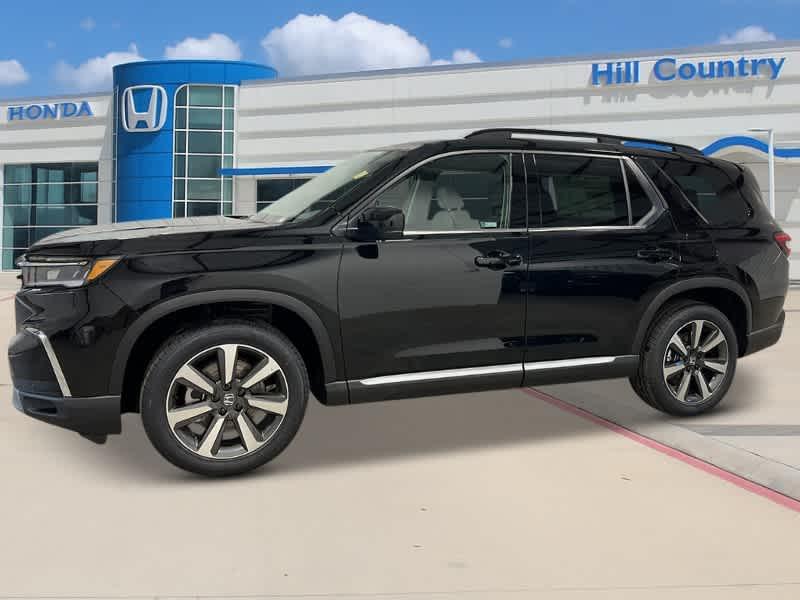 new 2025 Honda Pilot car, priced at $54,575