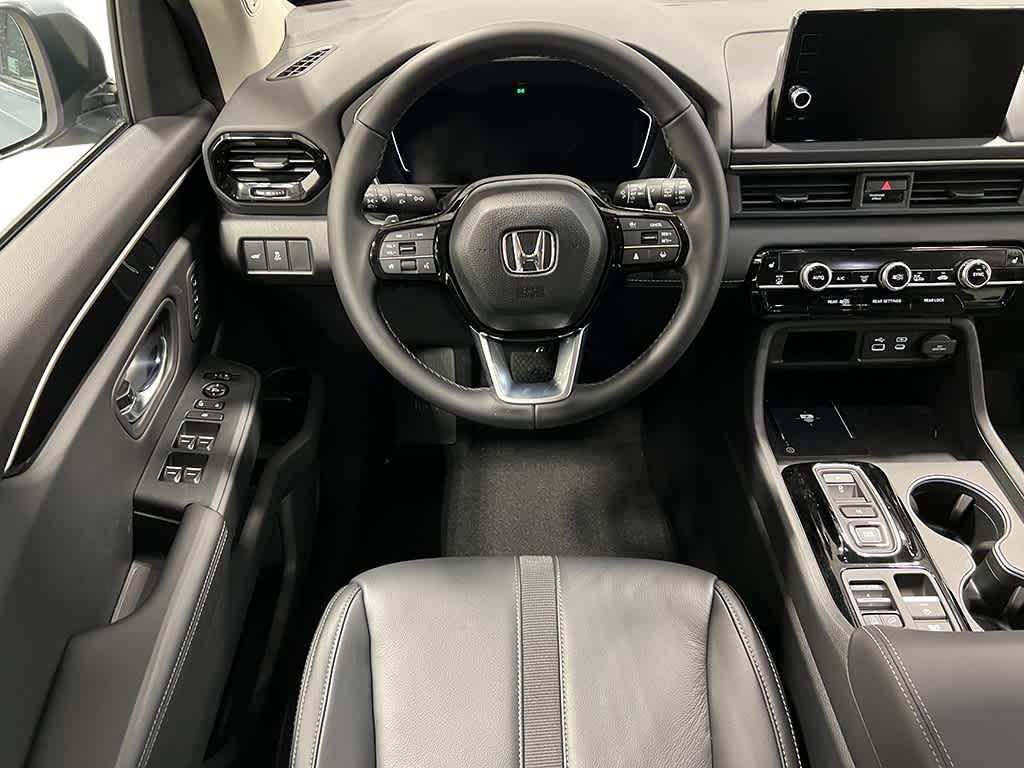 new 2025 Honda Pilot car, priced at $52,280