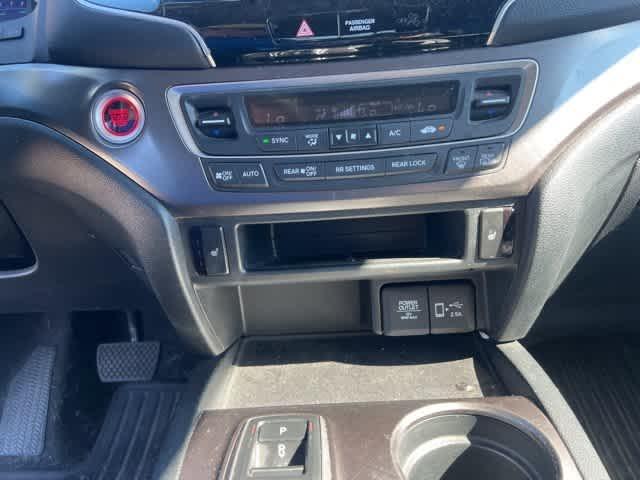used 2022 Honda Pilot car, priced at $26,095