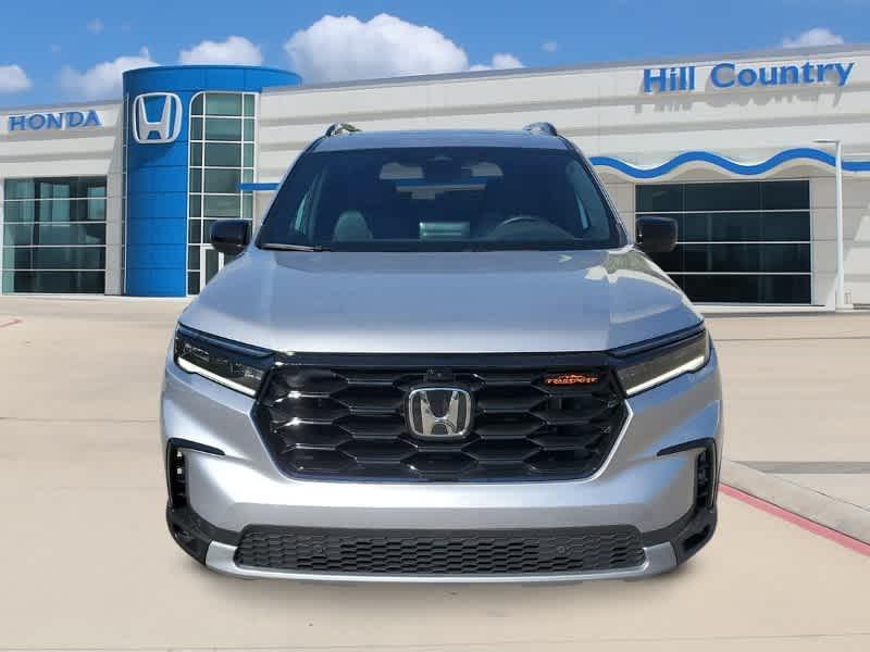 new 2025 Honda Pilot car, priced at $51,375
