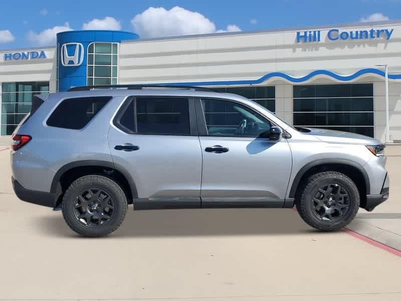 new 2025 Honda Pilot car, priced at $51,375