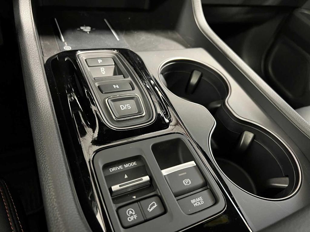 new 2025 Honda Pilot car, priced at $51,375