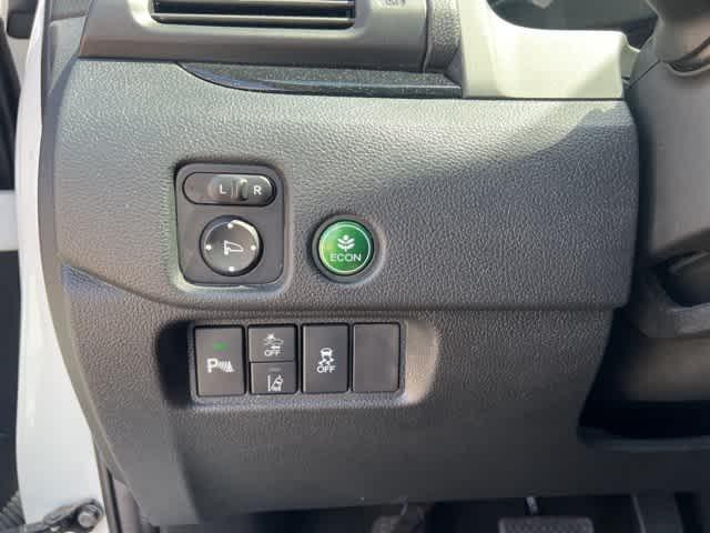 used 2021 Honda Pilot car, priced at $27,895