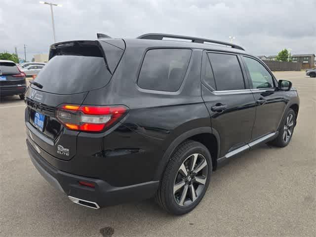 new 2025 Honda Pilot car, priced at $54,530