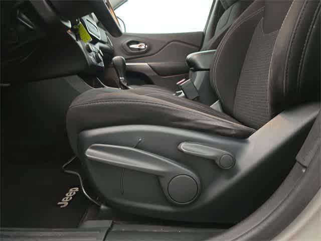 used 2019 Jeep Cherokee car, priced at $13,295