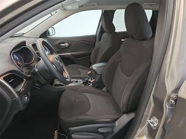 used 2019 Jeep Cherokee car, priced at $13,295