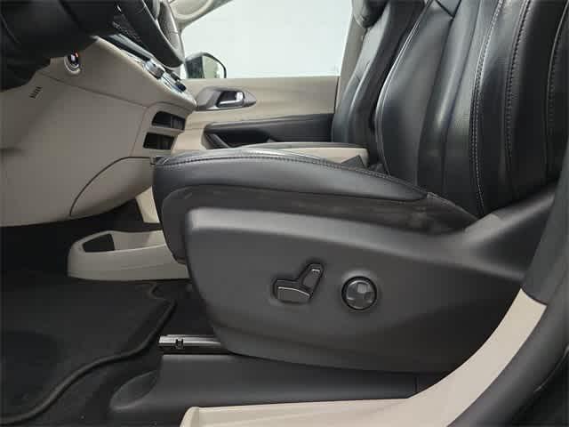 used 2022 Chrysler Pacifica car, priced at $21,395