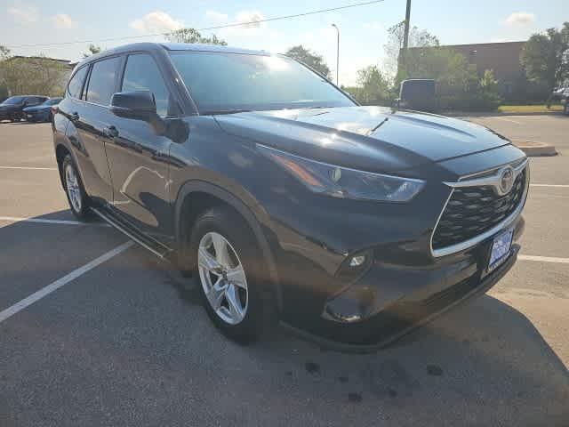 used 2023 Toyota Highlander car, priced at $26,195