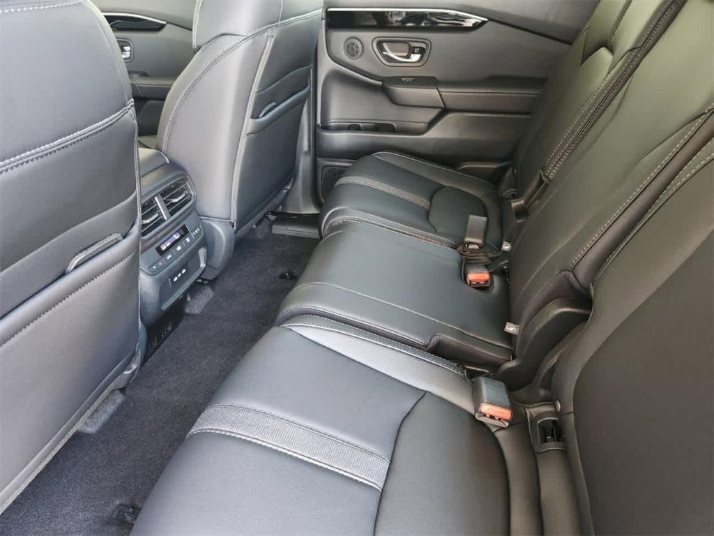 new 2025 Honda Pilot car, priced at $46,827