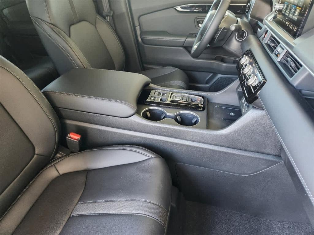 new 2025 Honda Pilot car, priced at $46,827