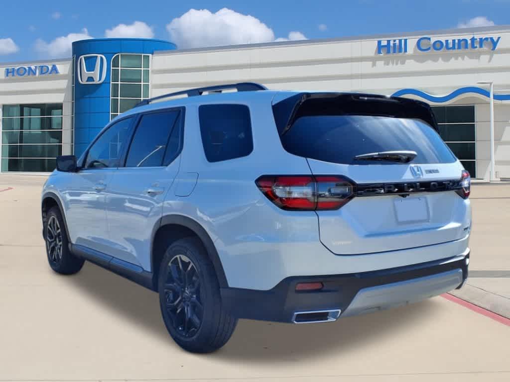 new 2025 Honda Pilot car, priced at $46,827