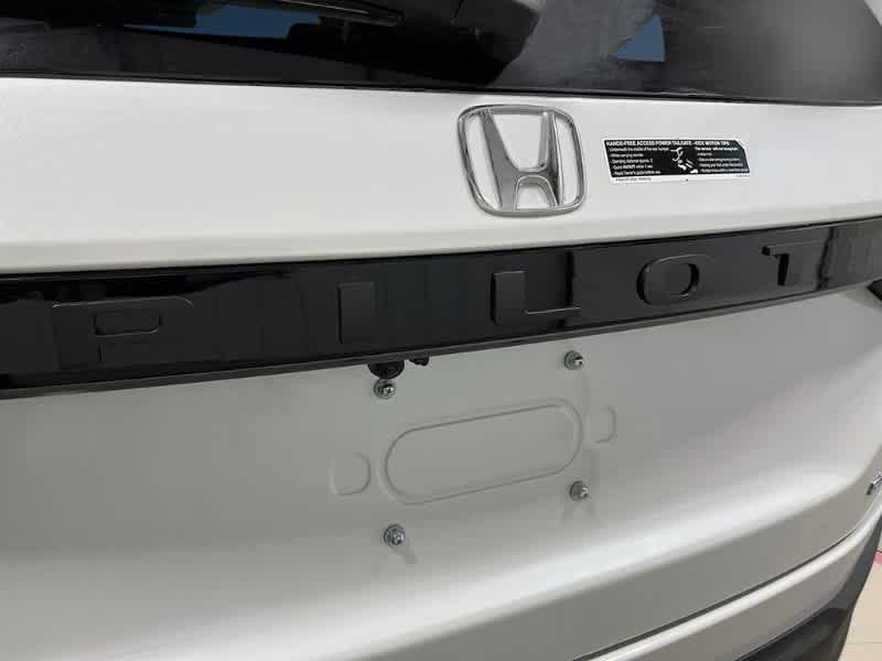 new 2025 Honda Pilot car, priced at $54,030