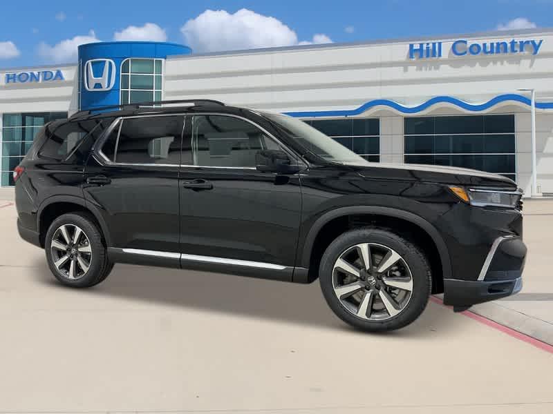 new 2025 Honda Pilot car, priced at $54,575