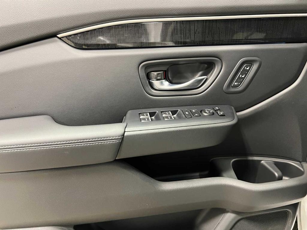 new 2025 Honda Pilot car, priced at $54,575