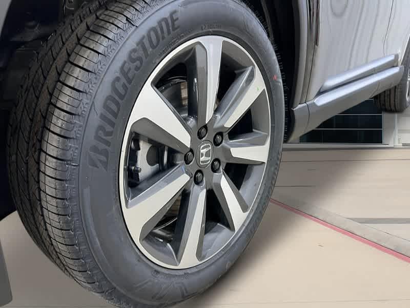 new 2025 Honda Pilot car, priced at $54,575