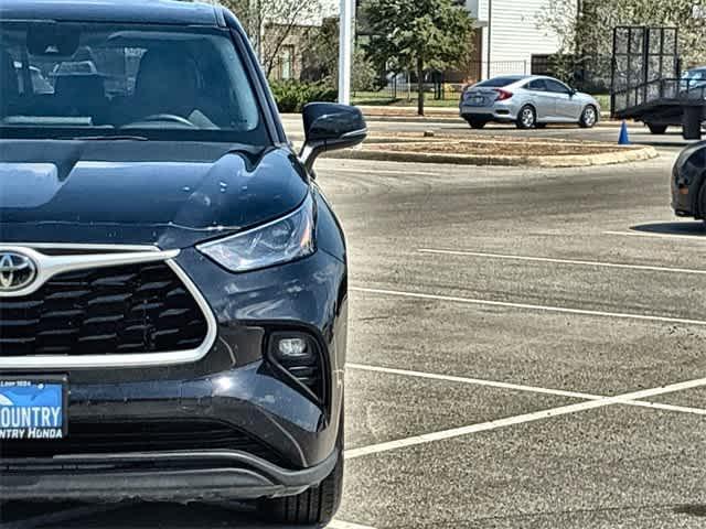 used 2023 Toyota Highlander car, priced at $26,295