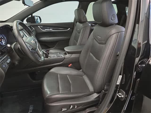 used 2022 Cadillac XT5 car, priced at $30,000
