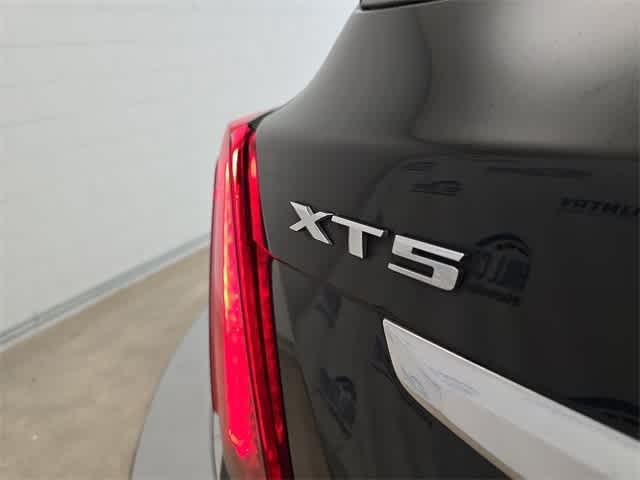 used 2022 Cadillac XT5 car, priced at $30,000