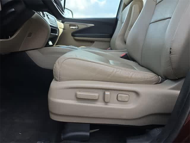 used 2021 Honda Pilot car, priced at $17,795