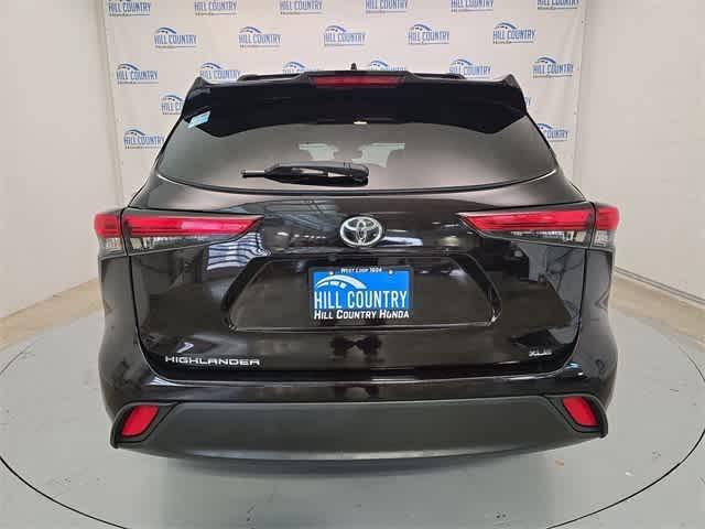 used 2022 Toyota Highlander car, priced at $31,695