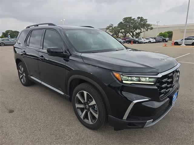 new 2025 Honda Pilot car, priced at $53,530
