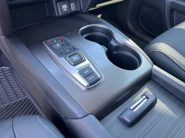used 2022 Honda Pilot car, priced at $31,195