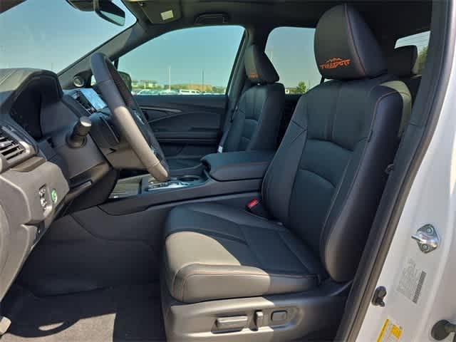 new 2025 Honda Ridgeline car, priced at $44,543