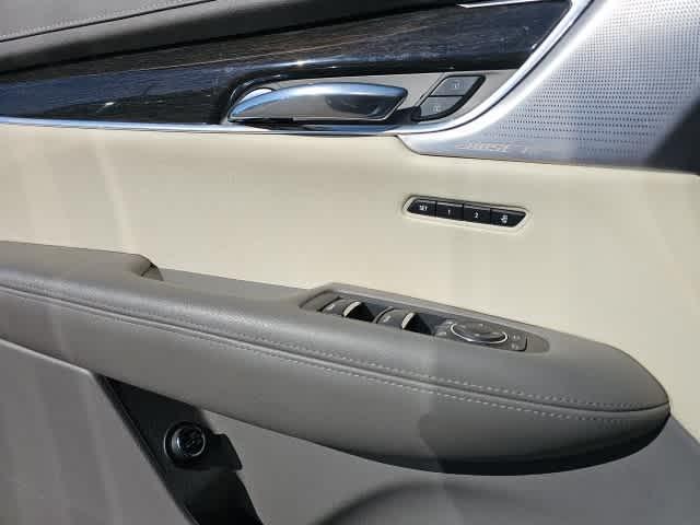 used 2021 Cadillac XT6 car, priced at $25,000