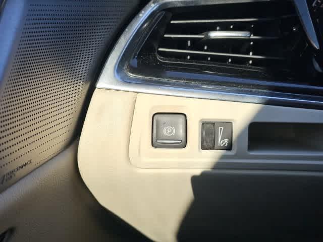 used 2021 Cadillac XT6 car, priced at $25,000