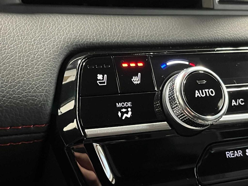 new 2025 Honda Pilot car, priced at $55,075