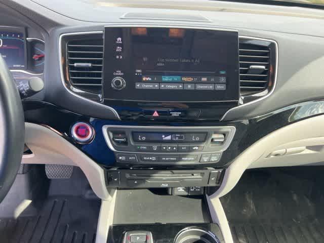 used 2021 Honda Pilot car, priced at $27,795
