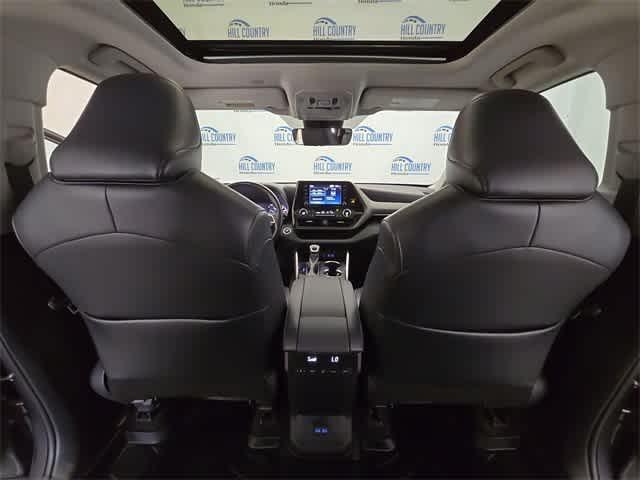used 2022 Toyota Highlander car, priced at $31,695