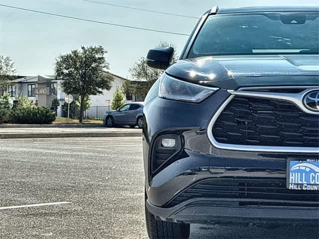 used 2023 Toyota Highlander car, priced at $31,395