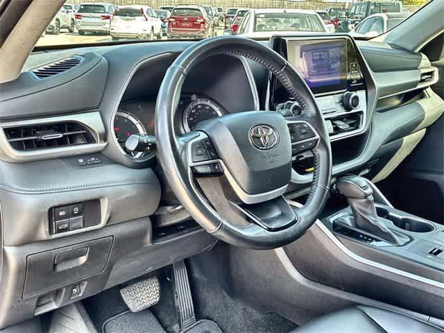 used 2023 Toyota Highlander car, priced at $31,395
