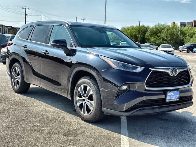used 2023 Toyota Highlander car, priced at $31,395