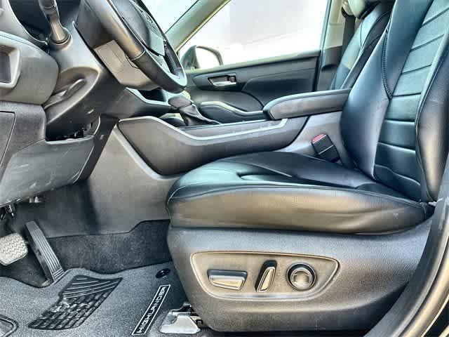 used 2023 Toyota Highlander car, priced at $31,395