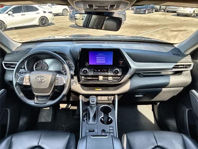 used 2023 Toyota Highlander car, priced at $31,395