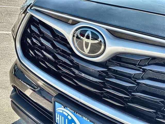 used 2023 Toyota Highlander car, priced at $31,395
