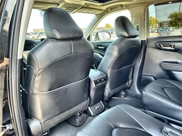 used 2023 Toyota Highlander car, priced at $31,395