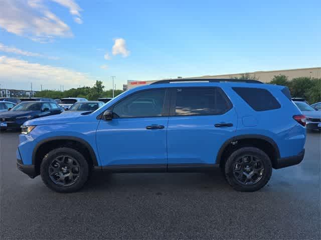 new 2025 Honda Pilot car, priced at $48,395