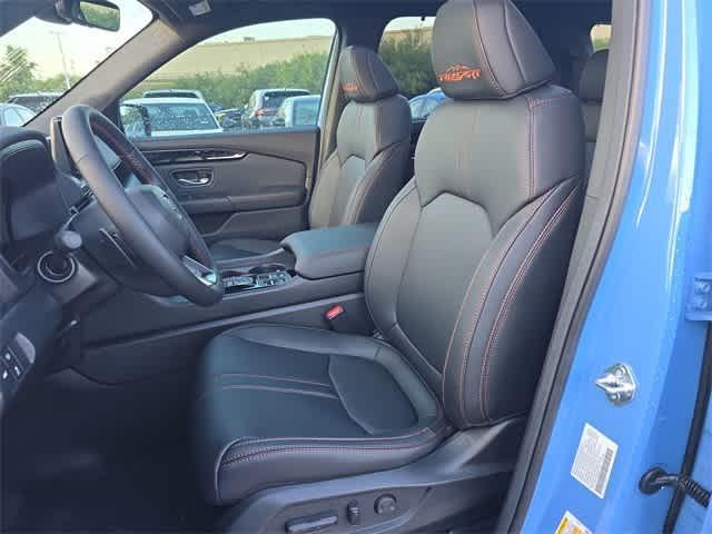 new 2025 Honda Pilot car, priced at $48,395