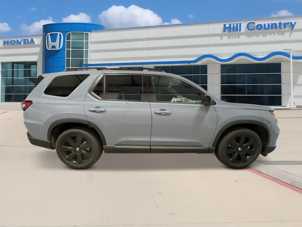 new 2025 Honda Pilot car, priced at $55,530